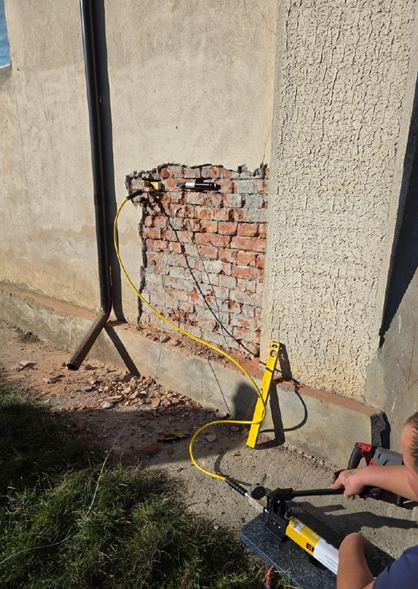 Încercare in situ cu prese plate pe zidărie de cărămidă